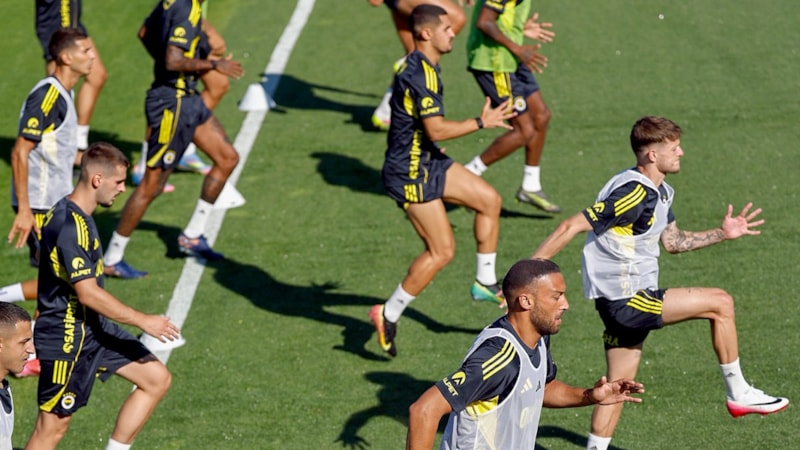 Fenerbahçe, yeni sezon hazırlıklarına devam etti