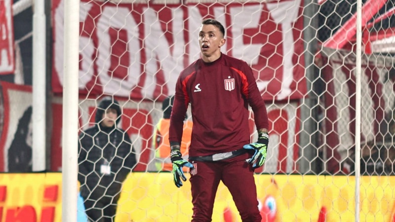 Fernando Muslera, Estudiantes kariyerine mağlubiyetle başladı