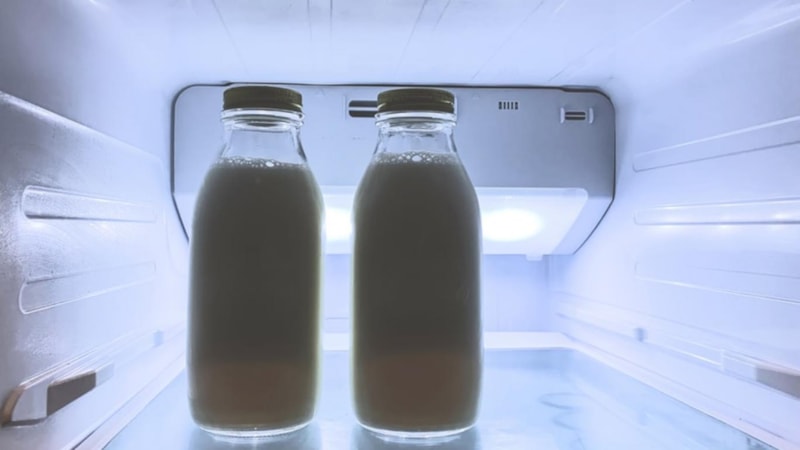 Buz gibi içecek isteyenler dikkat! Cam şişe buzluğa konur mu?