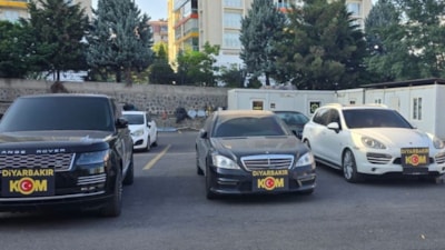 Diyarbakır merkezli 15 ilde gümrük kaçağı lüks araç operasyonu: 15 tutuklama