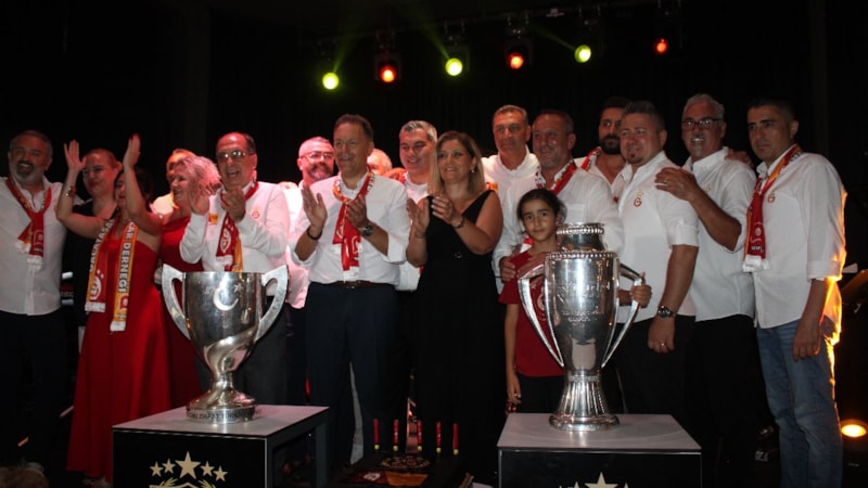 Galatasaray'ın kupaları Kuşadası'nda sergilendi