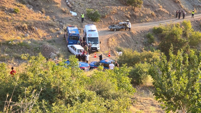 Adana'da uçuruma yuvarlanan otomobildeki 1 kişi öldü