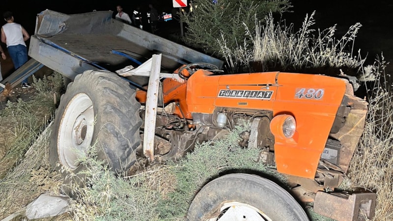 Manisa'da hafriyat kamyonu traktöre arkadan çarptı: 1 ölü, 1 yaralı