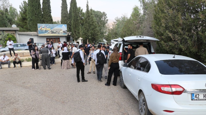 PKK’nın silah bırakacağı eylemi yüzlerce basın mensubu takip ediyor