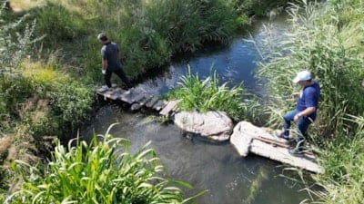 Van Gölü çekildi: İki mahalle arası mesafe karadan 1 kilometreye düştü