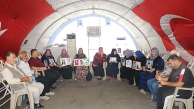 Diyarbakır'da evlat nöbetindeki anne: Çocuklarımızı dört gözle bekliyoruz