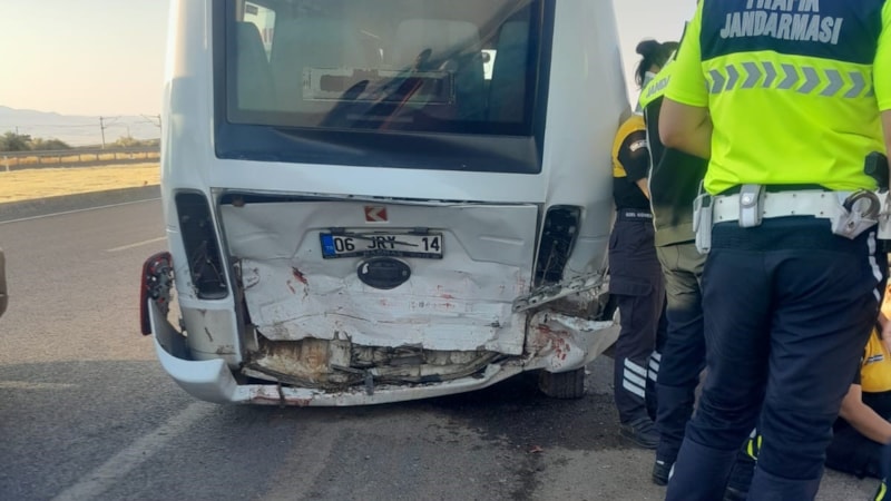 Ankara’da otomobil işçi servisine arkadan çarptı: 1 ölü, 12 yaralı