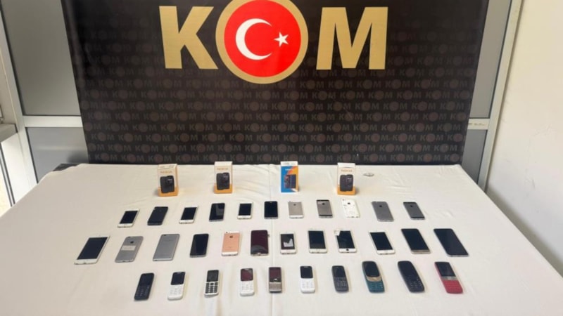 Kütahya'da 37 adet kaçak cep telefonu ele geçirildi