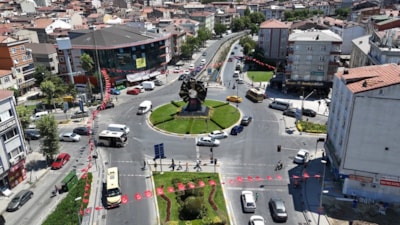 Cumhurbaşkanı Erdoğan'ın bayrak asma çağrısına Bağcılar’dan güçlü destek