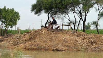 Pakistan'da sel felaketi: Ölenlerin sayısı 104'e çıktı