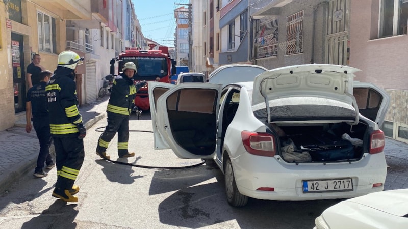 Eskişehir'de park halindeki otomobilde yangın