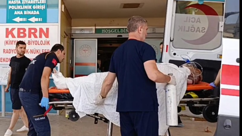 Bursa'da 3 katlı apartmanın sahibi, bina inşaatında iskeleden düştü