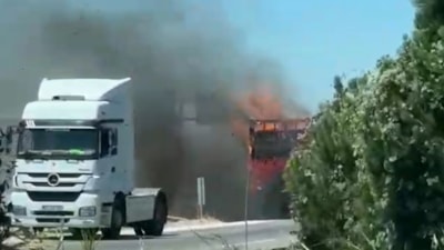 Bursa'da karton yüklü tır alev aldı