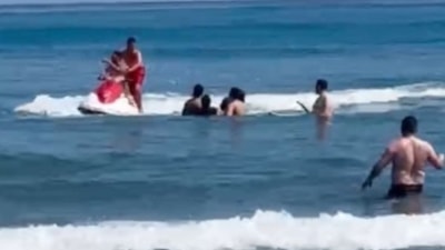 Düzce'de boğulma tehlikesi geçiren anne ve 3 çocuğu kurtarıldı