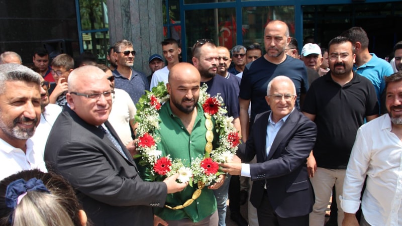 Orhan Okulu, baba ocağında coşku ile karşılandı