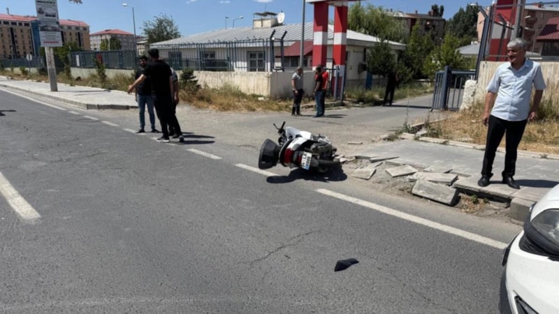 Ağrı'da trafik kazası: Yaşlı çift hayatını kaybetti