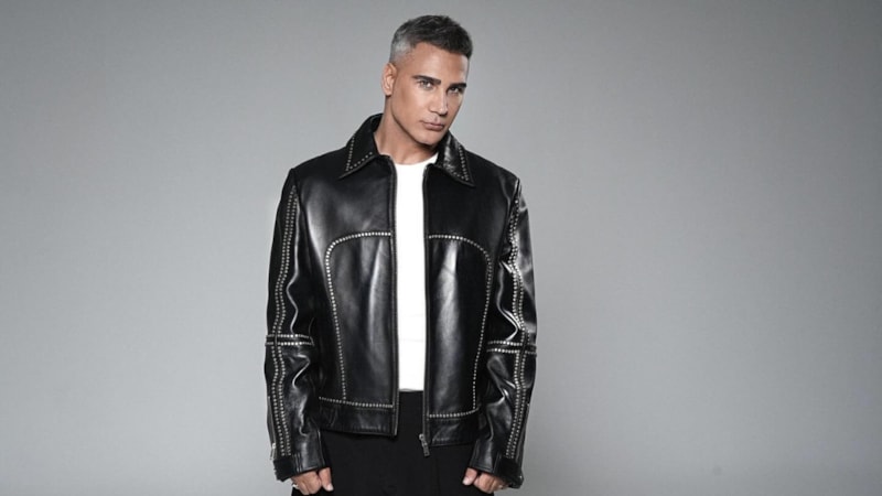 Şarkıcı Doğuş'tan nostaljik fotoğraf! 29 yıl önceki halini paylaştı!