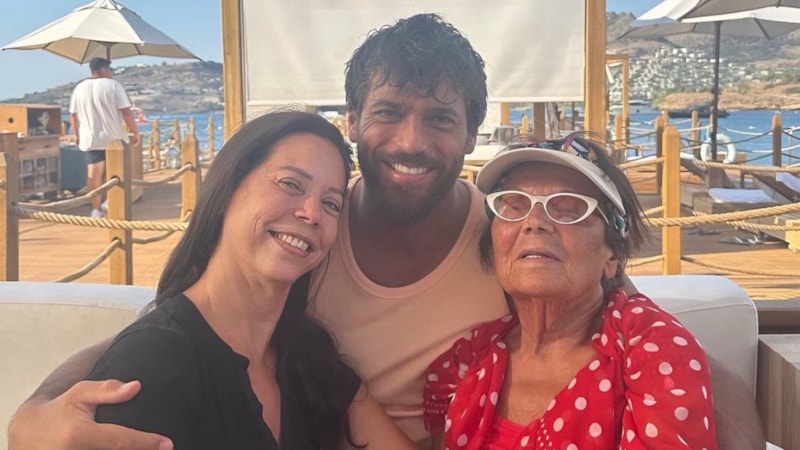 Can Yaman sevgilisi Sara Bluma ile yeni pozlar verdi! Fotoğraflara yorum yağdı