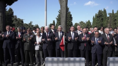 15 Temmuz şehitleri, İstanbul'da kabirleri başında anıldı