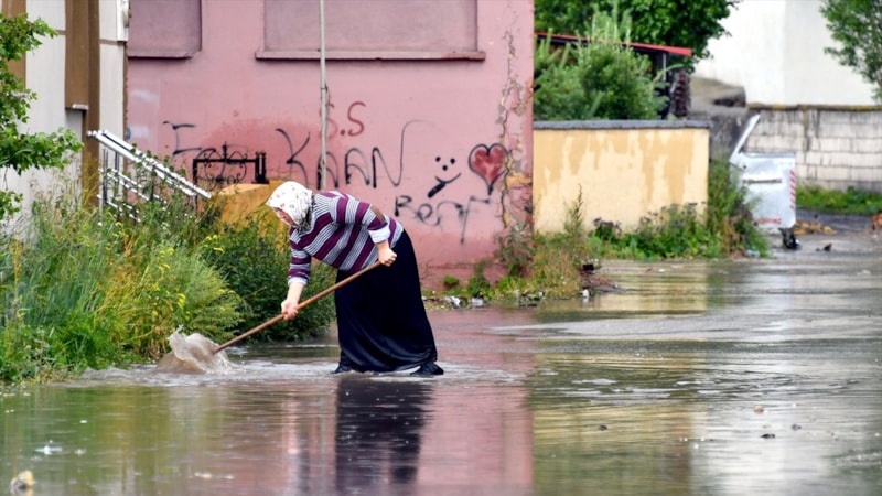 Meteoroloji'den Ankara, Çankırı, Kars ve Artvin için kuvvetli yağış uyarısı