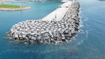 Antalya'da denize giren 9 yaşındaki çocuk hastanelik oldu