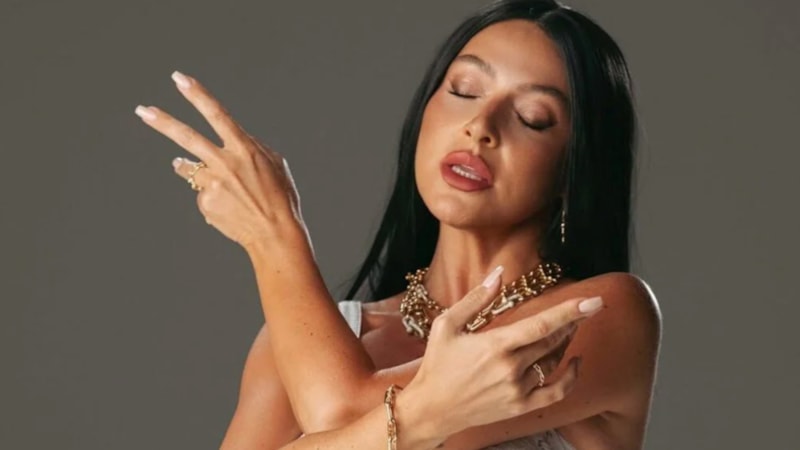 Hadise kendisini eleştirenlere cevap verdi! 