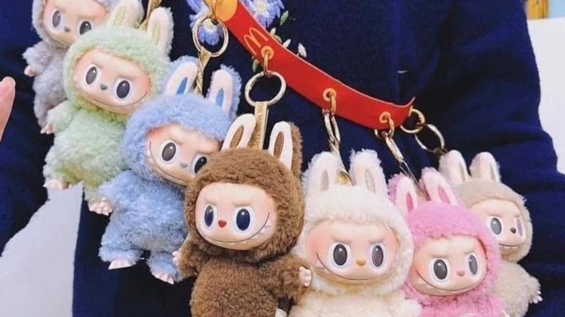 Labubu nedir, Türkiye'de yasaklandı mı? Labubu bebek furyası...