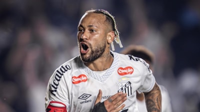 Neymar, sakatlık sonrası ilk golünü attı