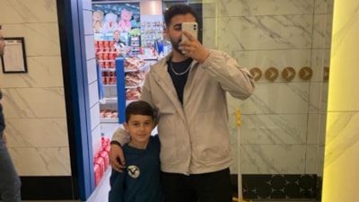 İstanbul'da feci olay: Üzerine demir kapı düşen çocuk öldü