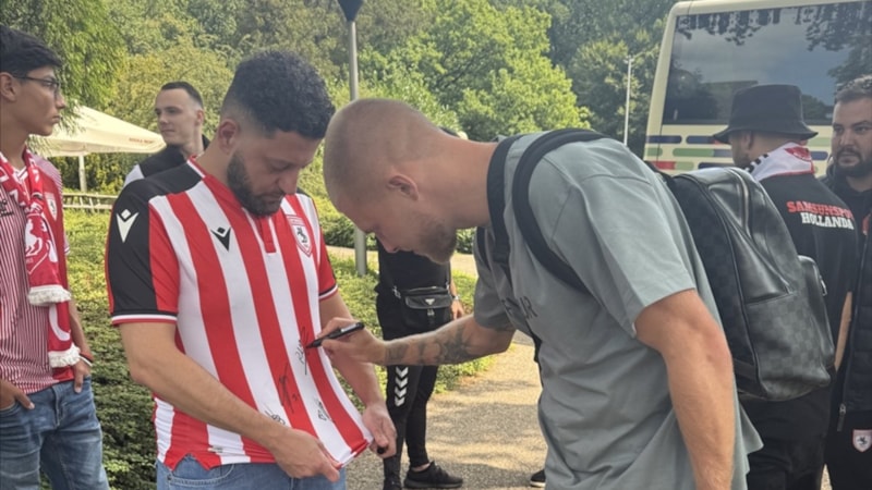 Samsunspor kafilesi Hollanda'ya ulaştı