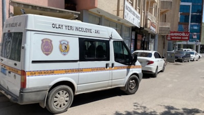 Aksaray'da balkondan düşen down sendromlu küçük çocuk, ağır yaralandı