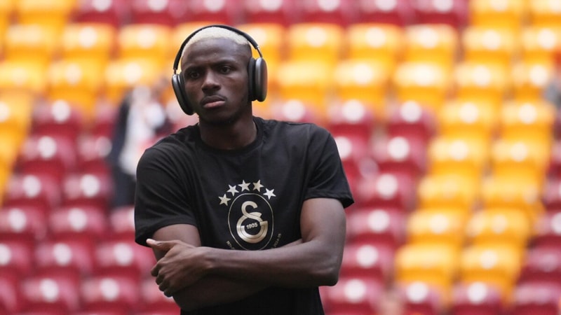 Napoli, Victor Osimhen'i kamp kadrosuna almadı