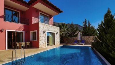 Muğla Fethiye'de havuza düşen 2 yaşındaki çocuk hayatını kaybetti