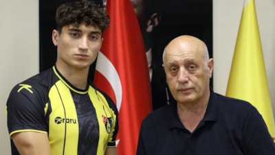 İstanbulspor, Ertuğrul Sandıkcı'ya imzayı attırdı