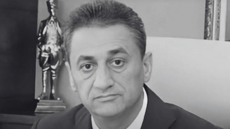 Eski Bitlis Valisi Erol Karaömeroğlu, Sivas'ta trafik kazası sonucu yaşamını yitirdi