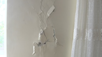 Ankara'da zemini kayan bina için vatandaşlar yardım istiyor