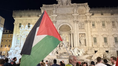 Roma'daki ünlü Trevi Çeşmesi, Gazze için ışıklarını söndürdü