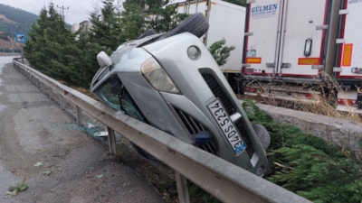 Samsun'da hurdaya dönen araçtaki 4 kişi emniyet kemeri sayesinde kurtuldu