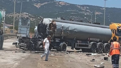Gaziantep'te tanker ile çekici çarpıştı: 2 ölü