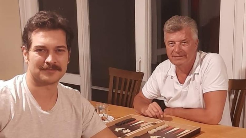 Bıyıklı Çağatay Ulusoy! Yeni imajına yorum yağdı