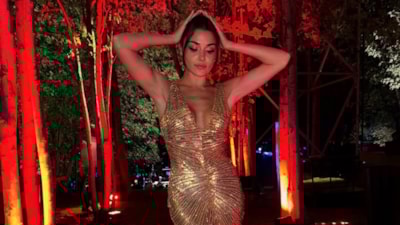 Hande Erçel düğünde! Hakan Sabancı'nın ceketiyle poz verdi