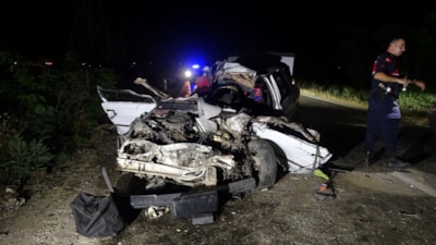 Adana'da otomobil ile kamyonet çarpıştı: 2'si ağır 4 yaralı