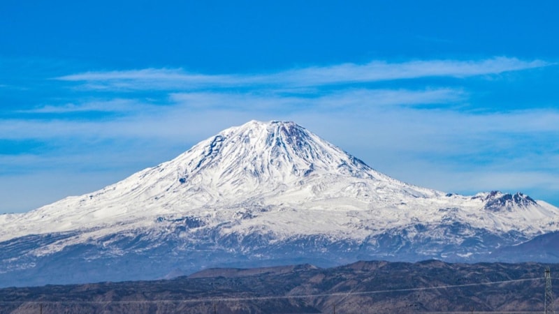 Ağrı Dağı’ndaki takke buzulu eriyor