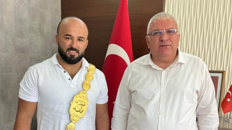 Orhan Okulu, altın kemerin ebedi sahibi olmak istiyor