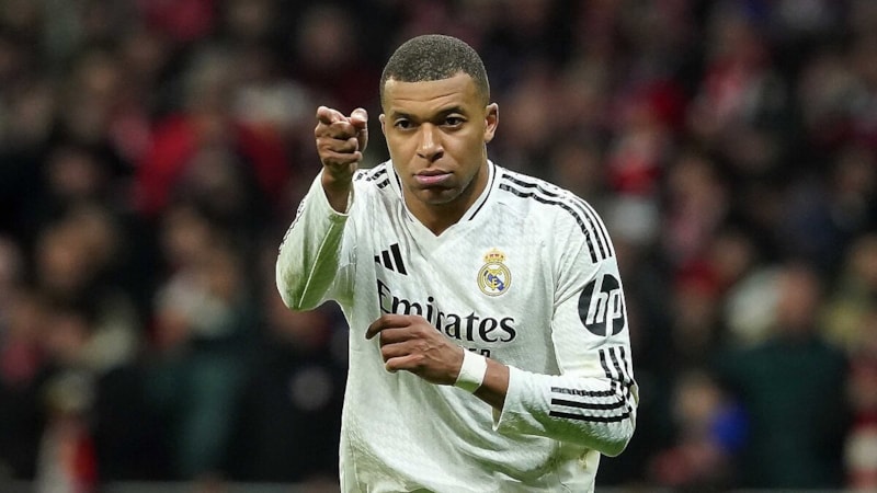 Real Madrid'in yeni 10 numarası Kylian Mbappe oluyor