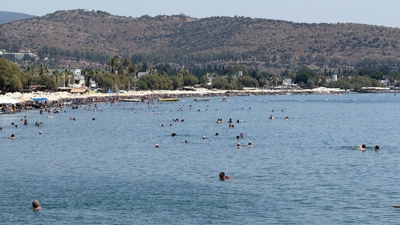 Bodrum’da termometreler 38 dereceyi gösterdi: Sahiller doldu taştı