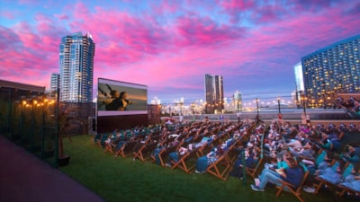 Yaz akşamı planın hazır: İstanbul'un en keyifli açık hava sinemaları