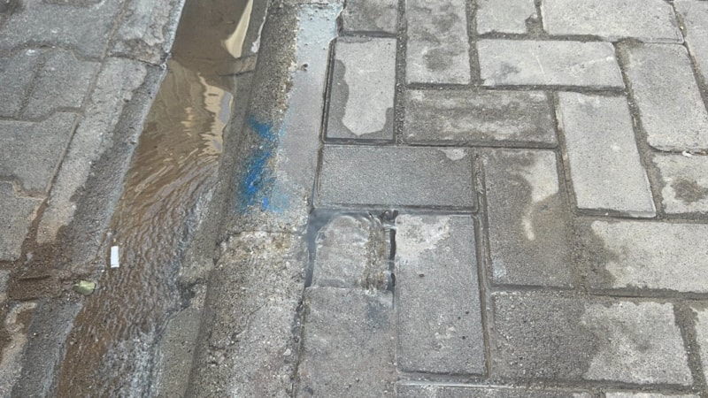 Marmaris'te su borusu patladı: 5 gündür su boşa akıyor