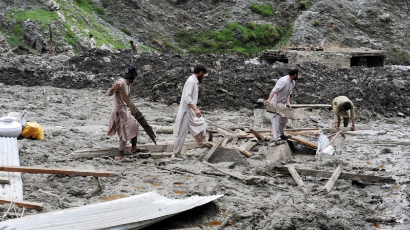 Pakistan'da şiddetli sel etkili oldu: En az 18 can kaybı