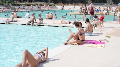 Hijyenik olmayan havuzlar bulaşıcı cilt hastalıklarına neden oluyor